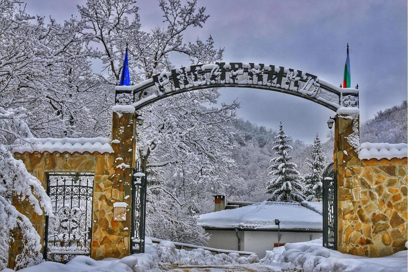 Рибарникъ Hotel Brŭshlyan Екстериор снимка